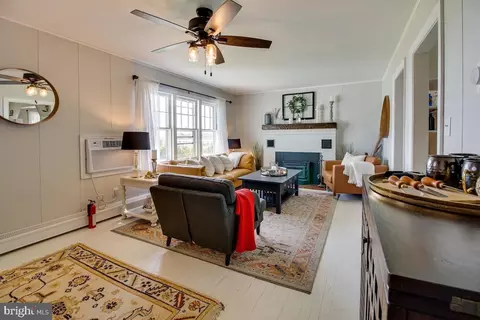 Living - 16434 Piney Point Rd, Piney Point, MD 20674 photo 4 of 9