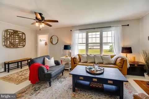 Living - 16434 Piney Point Rd, Piney Point, MD 20674 photo 2 of 9