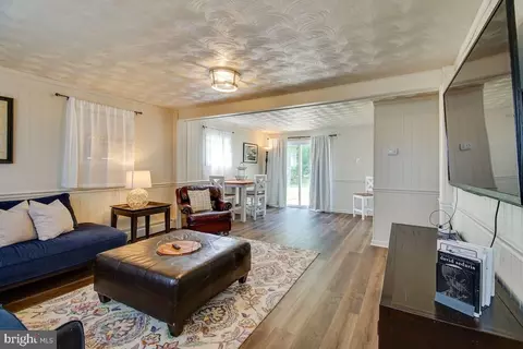 Living - 16434 Piney Point Rd, Piney Point, MD 20674 photo 7 of 9