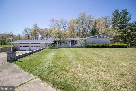 37905 Stasch Rd, Mechanicsville, MD 20659