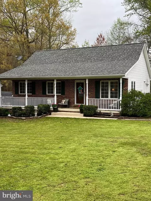 35576 Army Navy Dr, Mechanicsville, MD 20659
