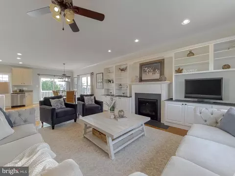 Living - 16340 Piney Point Rd, Piney Point, MD 20674 photo 4 of 8