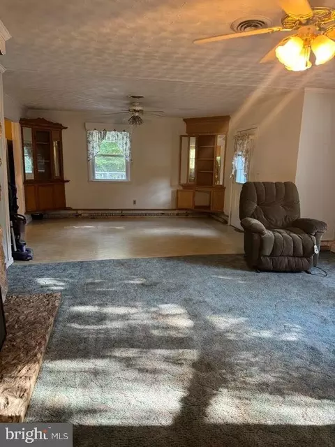 Living - 18006 Trossbach Rd, Dameron, MD 20628 photo 2 of 3