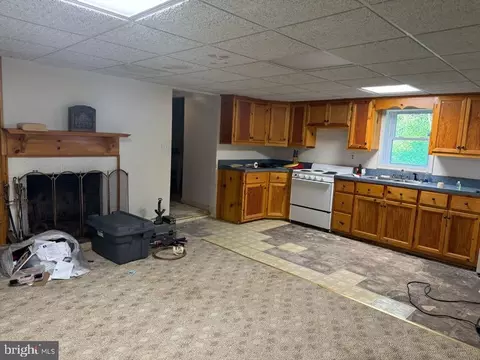 Living - 18006 Trossbach Rd, Dameron, MD 20628 photo 3 of 3