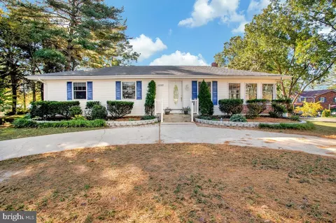 47900 Waterview Dr, Saint Inigoes, MD 20684