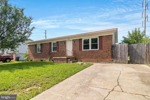 45768 Oliver Ct, Great Mills, MD 20634