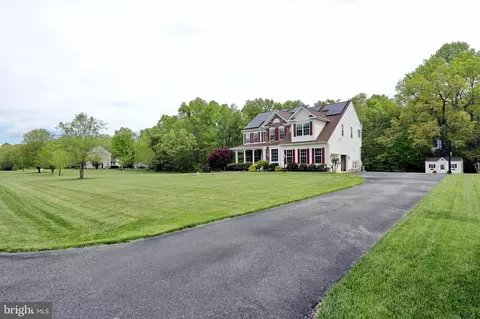25858 Troy Ct, Mechanicsville, MD 20659