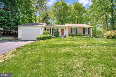 39305 Thomas Dr, Mechanicsville, MD 20659