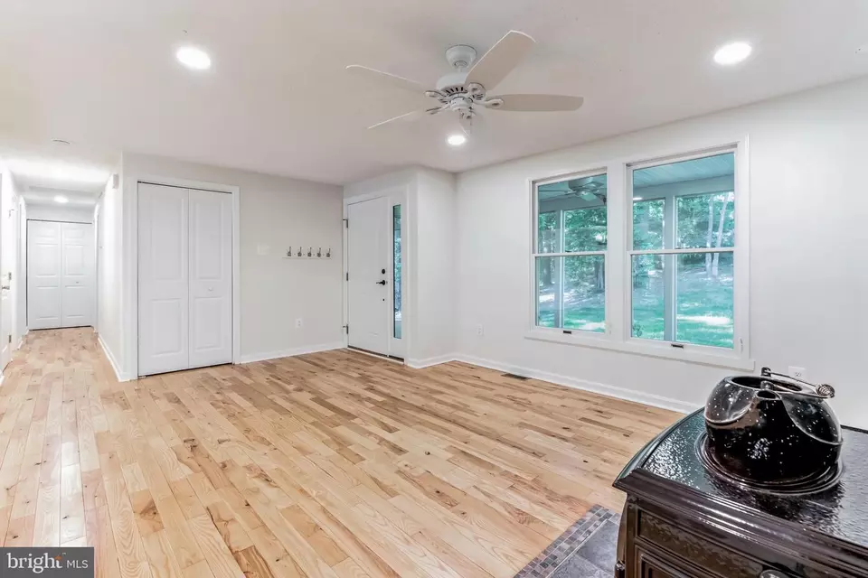 Living - 47052 Dixon Ct, Lexington Park, MD 20653 photo 1 of 2