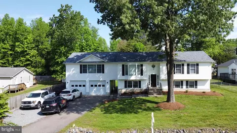 35870 Army Navy Dr, Mechanicsville, MD 20659