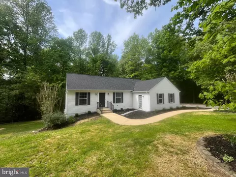 27255 Farmington Ct, Mechanicsville, MD 20659