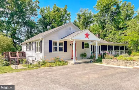 45753 Horsehead Rd, Great Mills, MD 20634
