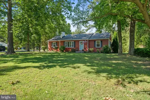 46046 E Sunrise Dr, Lexington Park, MD 20653