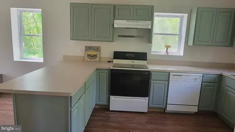 Entry Way - 38094 Graves Rd, Coltons Point, MD 20626 photo 3 of 3
