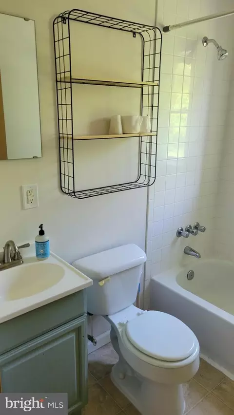 Bath - 38094 Graves Rd, Coltons Point, MD 20626 photo 1 of 2