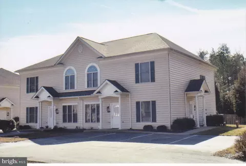 22551 Chickadee Cir # 4-4, Lexington Park, MD 20653