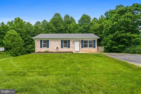 29556 Edison Ct, Mechanicsville, MD 20659