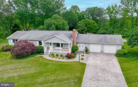 24560 Greenview Dr, Hollywood, MD 20636