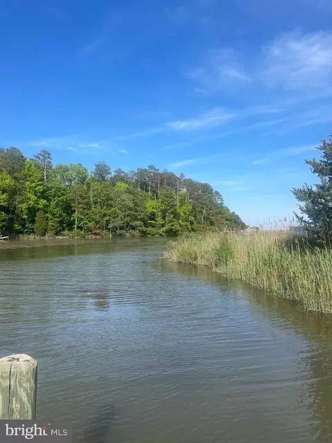 20696 Colton Point Rd, Coltons Point, MD 20626 photo 2