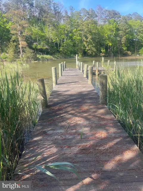 20696 Colton Point Rd, Coltons Point, MD 20626