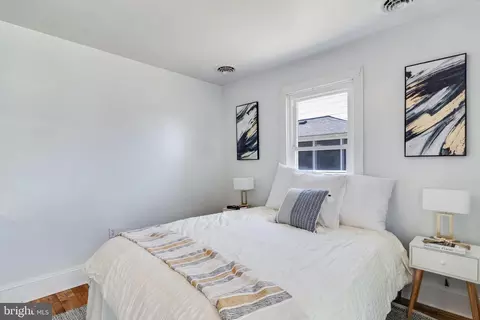 Bedroom - 45154 Lighthouse Rd, Piney Point, MD 20674 photo 2 of 5