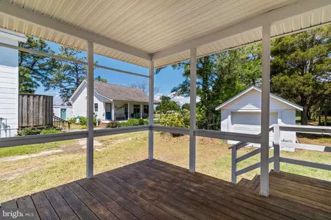 Exterior - 45154 Lighthouse Rd, Piney Point, MD 20674 photo 6 of 11