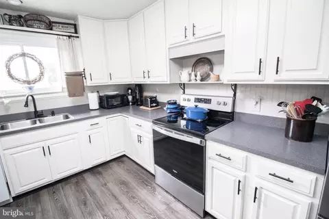 Kitchen - 17254 Larimer St, Piney Point, MD 20674 photo 5 of 5