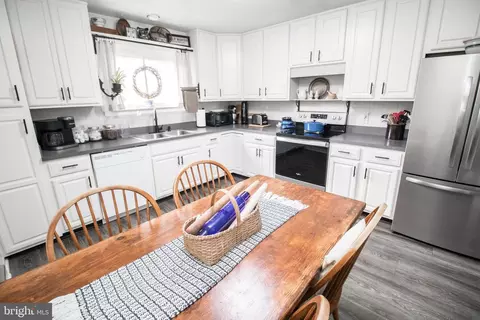 Kitchen - 17254 Larimer St, Piney Point, MD 20674 photo 4 of 5