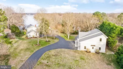 24688 Red Hill Ct, Hollywood, MD 20636