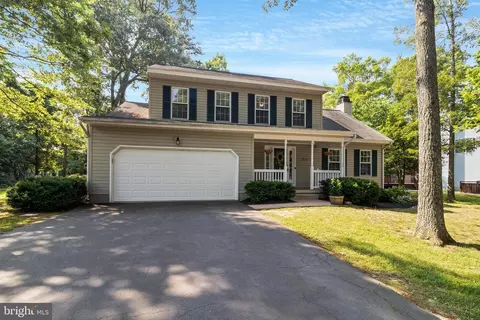23136 Cherry Blossom Ln, California, MD 20619