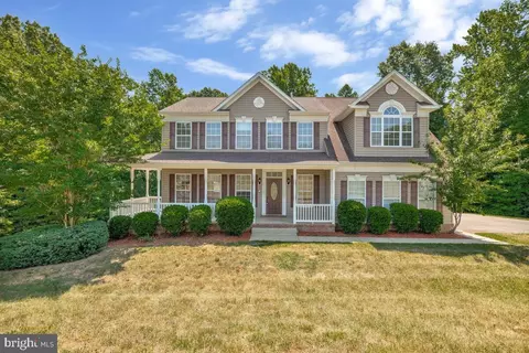 39955 Claires Dr, Mechanicsville, MD 20659