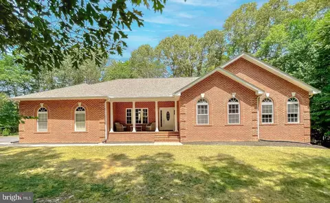 23413 Nicholson St, Hollywood, MD 20636