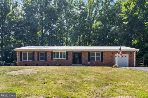 29539 Carol Ln, Mechanicsville, MD 20659