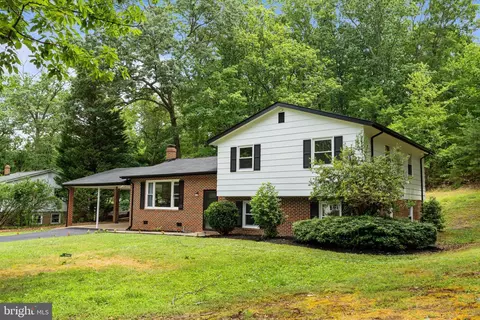22856 Gunston Dr, Lexington Park, MD 20653