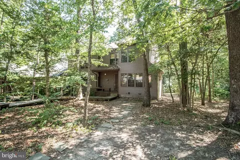 23331 Red Oak Ct, California, MD 20619