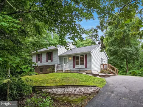 42305 Virginia Ct, Mechanicsville, MD 20659