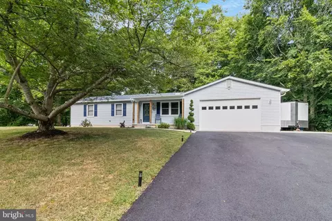 27209 Bosse Dr, Mechanicsville, MD 20659