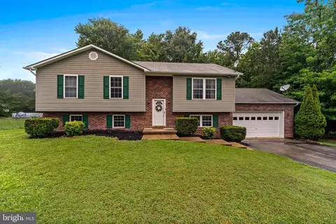 22643 Rue Woods Dr, Lexington Park, MD 20653