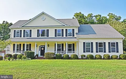 22902 S Pembrook Dr, Hollywood, MD 20636