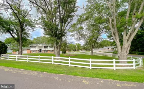 21475 Williams Dr, Lexington Park, MD 20653