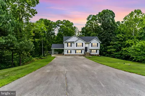 29812 Cheryl Ct, Mechanicsville, MD 20659