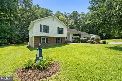 43275 Pine Ridge Ct, Hollywood, MD 20636