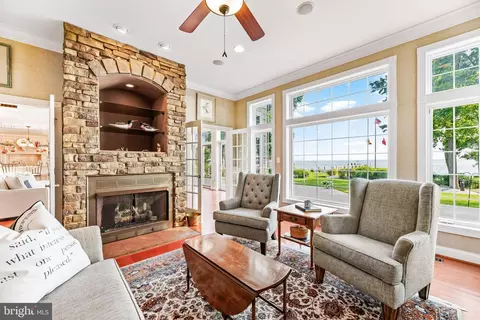 Living - 16105 Thomas Rd, Piney Point, MD 20674 photo 7 of 8