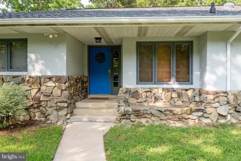 45260 Raggedy Ln, Great Mills, MD 20634