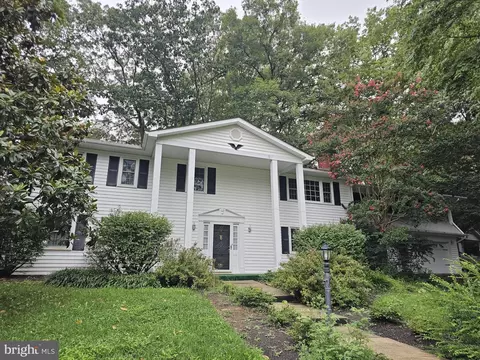22983 Gunston Dr, Lexington Park, MD 20653