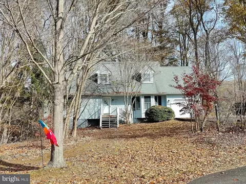 36685 W Lakeland Dr, Mechanicsville, MD 20659