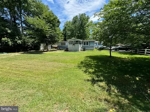 48180 Hillside Dr, Lexington Park, MD 20653