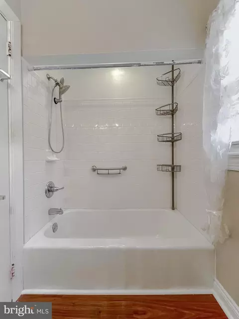 Bath - 16444 Piney Point Rd, Piney Point, MD 20674 photo 2 of 3