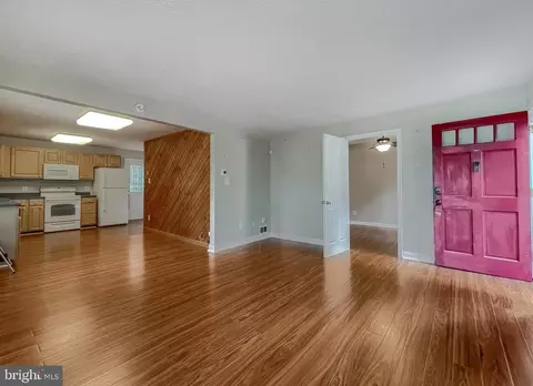 Living - 16444 Piney Point Rd, Piney Point, MD 20674 photo 3 of 4