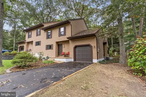 23178 Falling Leaf Ln, California, MD 20619